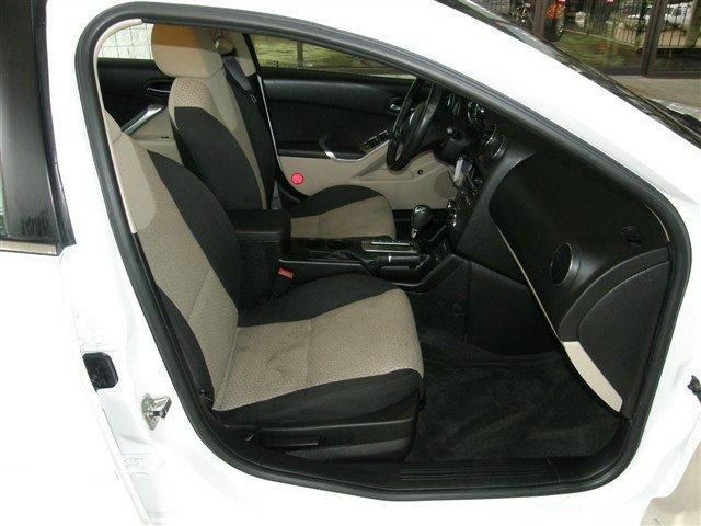 Pontiac G6 2010 photo 1