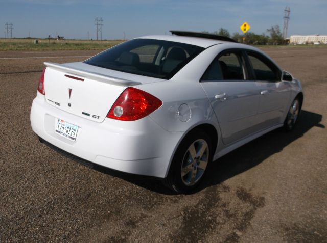 Pontiac G6 2010 photo 2