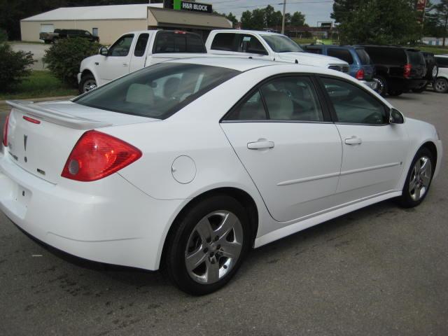 Pontiac G6 2010 photo 2
