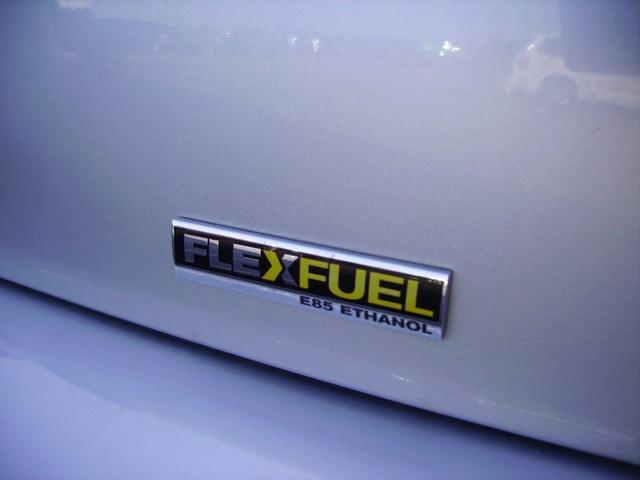 Pontiac G6 2010 photo 2