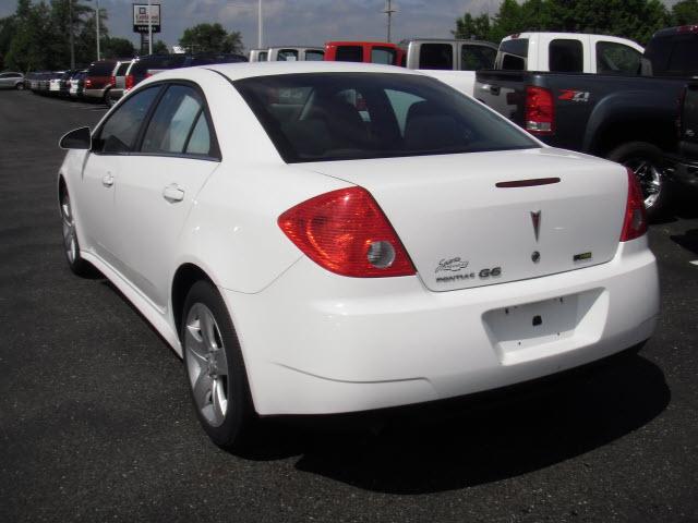 Pontiac G6 2010 photo 5