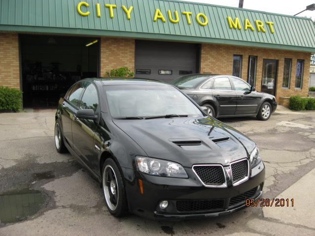 Pontiac G8 2008 photo 2
