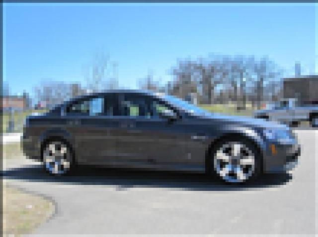 Pontiac G8 2008 photo 3