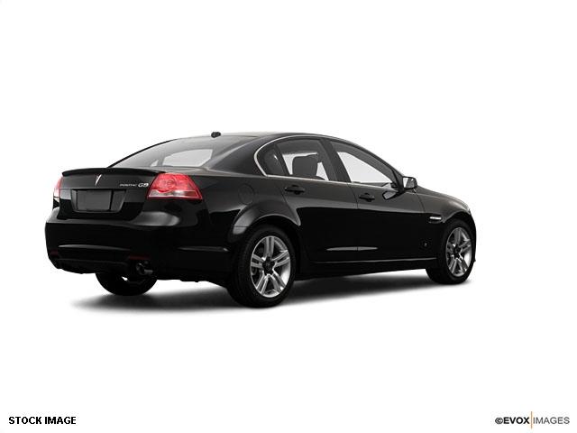 Pontiac G8 2009 photo 2