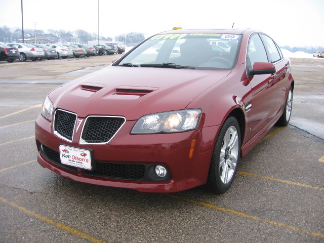 Pontiac G8 2009 photo 1