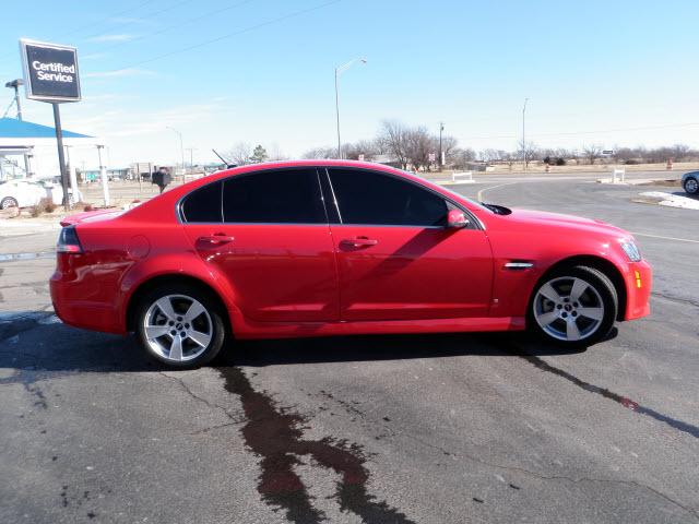 Pontiac G8 2009 photo 1
