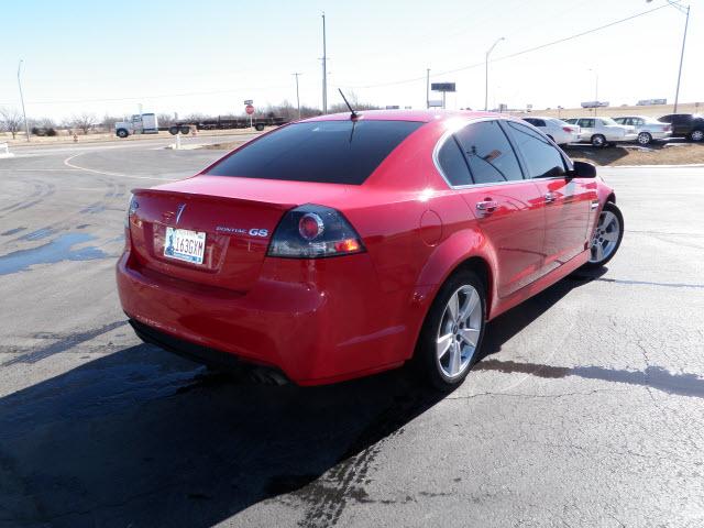 Pontiac G8 2009 photo 2