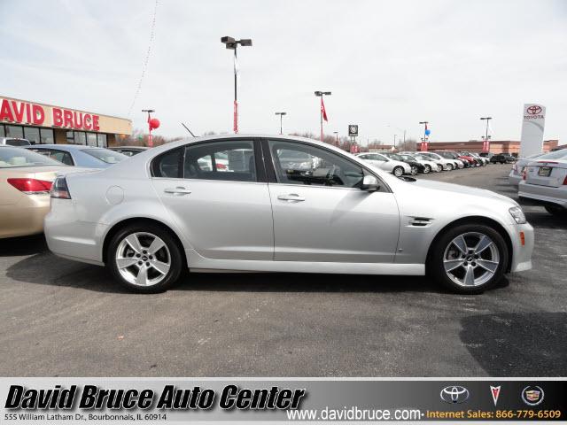 Pontiac G8 2009 photo 3