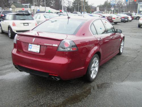 Pontiac G8 2009 photo 2