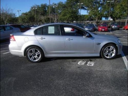 Pontiac G8 2009 photo 2