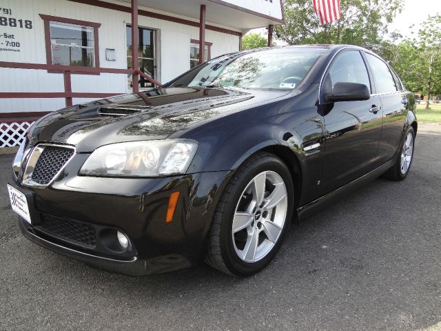 Pontiac G8 2009 photo 2