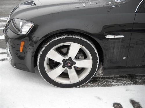 Pontiac G8 2009 photo 2