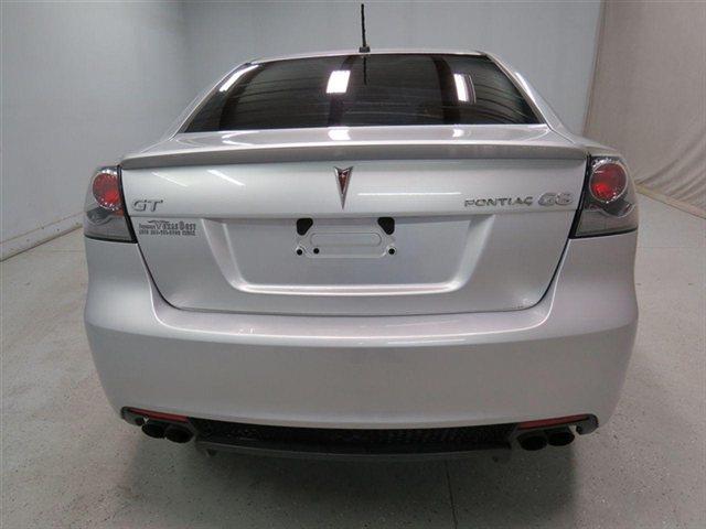 Pontiac G8 2009 photo 2