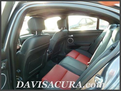 Pontiac G8 2009 photo 1
