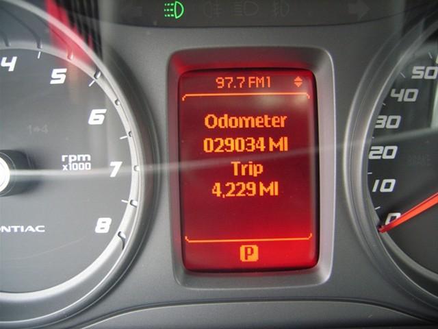 Pontiac G8 2009 photo 1