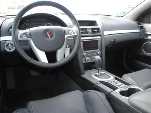 Pontiac G8 2009 photo 2