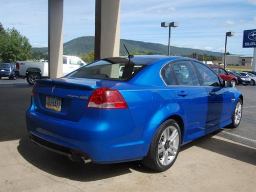 Pontiac G8 2009 photo 2