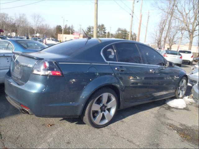 Pontiac G8 2009 photo 1