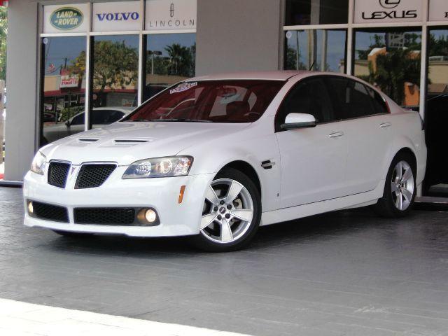 Pontiac G8 2009 photo 1