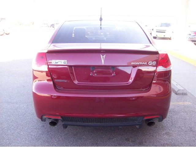 Pontiac G8 2009 photo 2