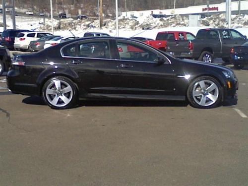 Pontiac G8 2009 photo 2