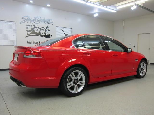 Pontiac G8 2009 photo 2