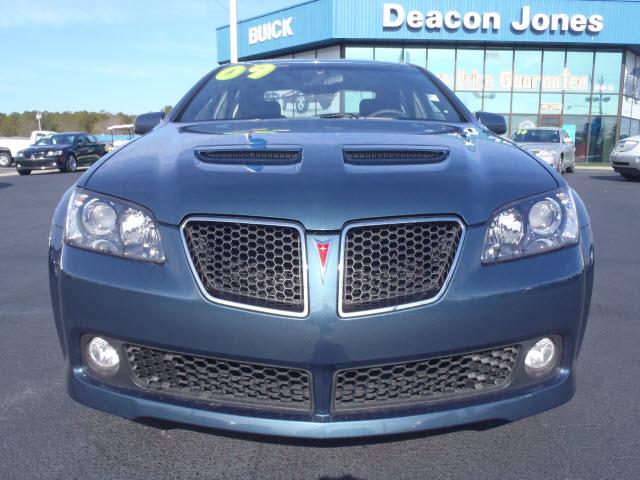 Pontiac G8 2009 photo 1