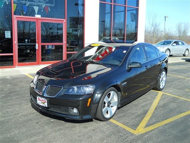 Pontiac G8 2009 photo 1