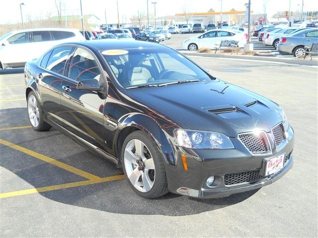 Pontiac G8 2009 photo 2
