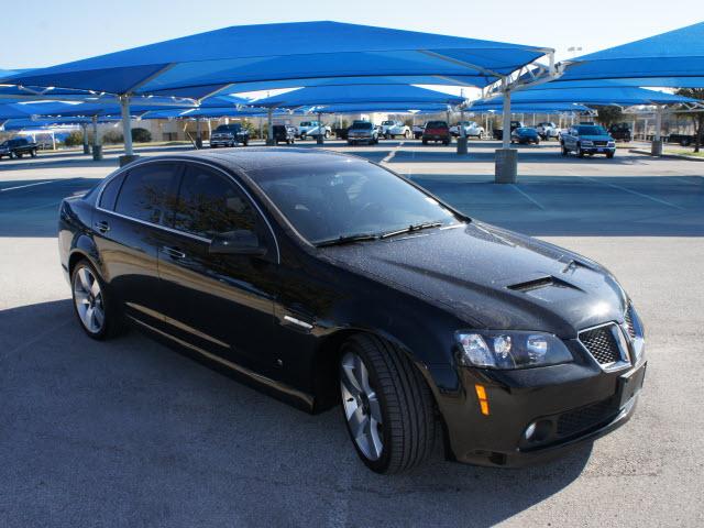Pontiac G8 2009 photo 2