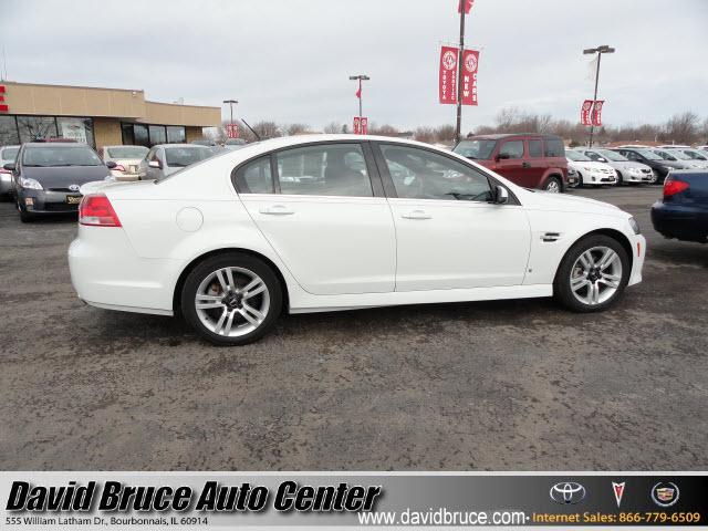 Pontiac G8 2009 photo 4