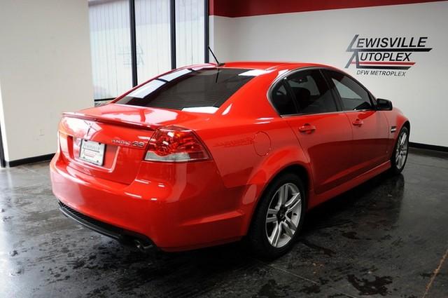 Pontiac G8 2009 photo 2