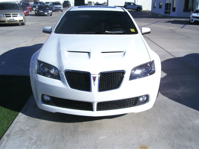 Pontiac G8 2009 photo 1