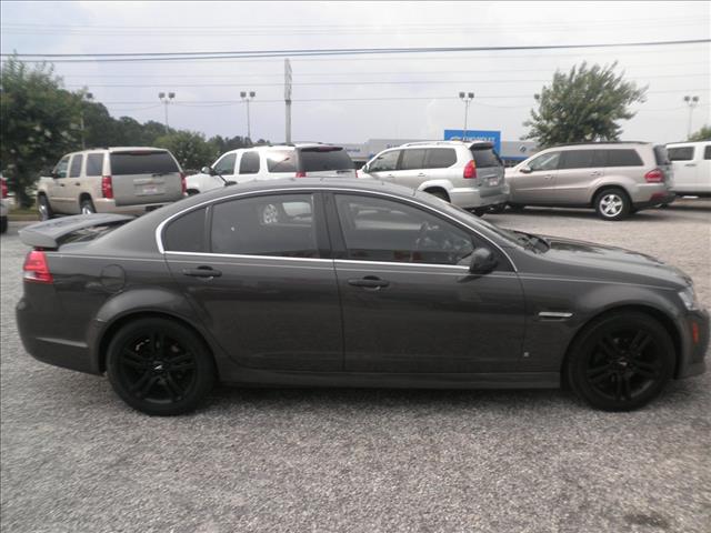 Pontiac G8 2009 photo 1