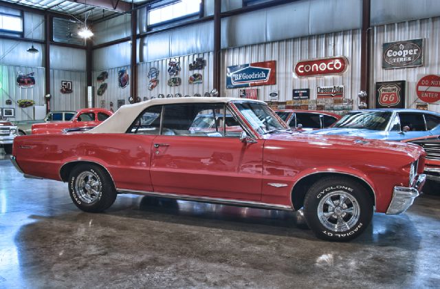 Pontiac GTO 1964 photo 1