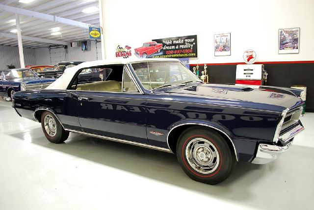 Pontiac GTO 1965 photo 1
