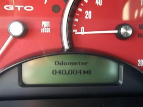 Pontiac GTO 2004 photo 2