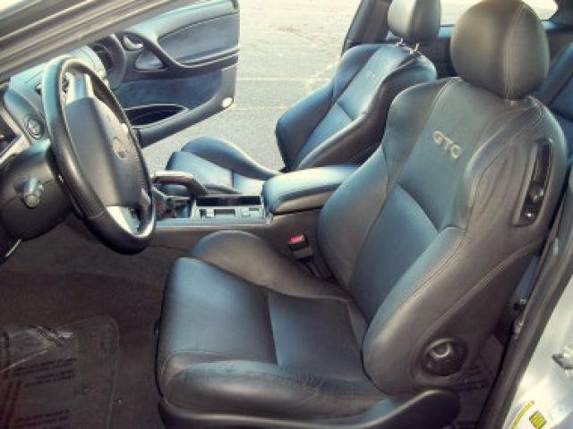 Pontiac GTO 2004 photo 2