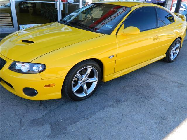 Pontiac GTO 2004 photo 1