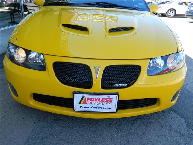 Pontiac GTO 2004 photo 2