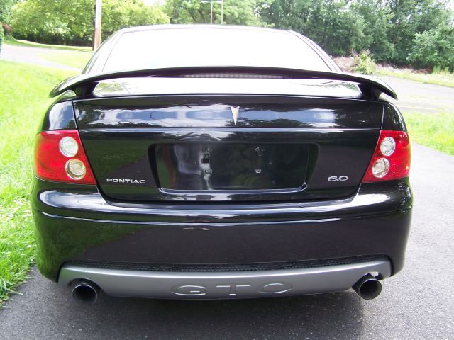 Pontiac GTO 2005 photo 2