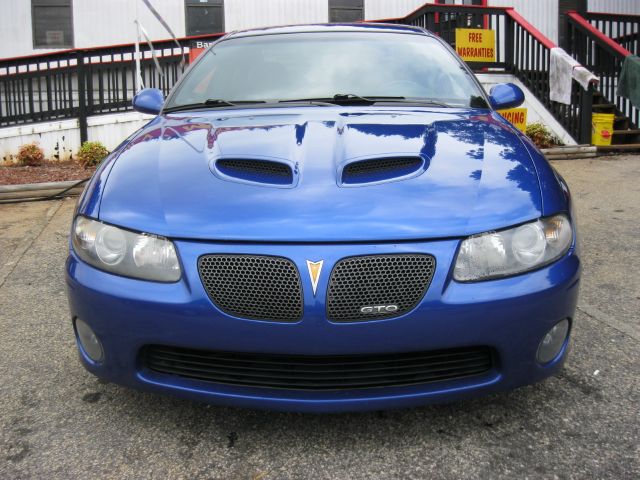 Pontiac GTO 2005 photo 2