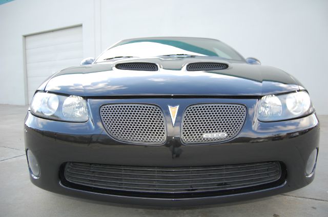 Pontiac GTO 2005 photo 0