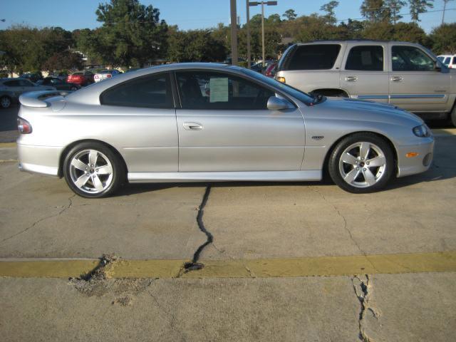 Pontiac GTO Base Coupe