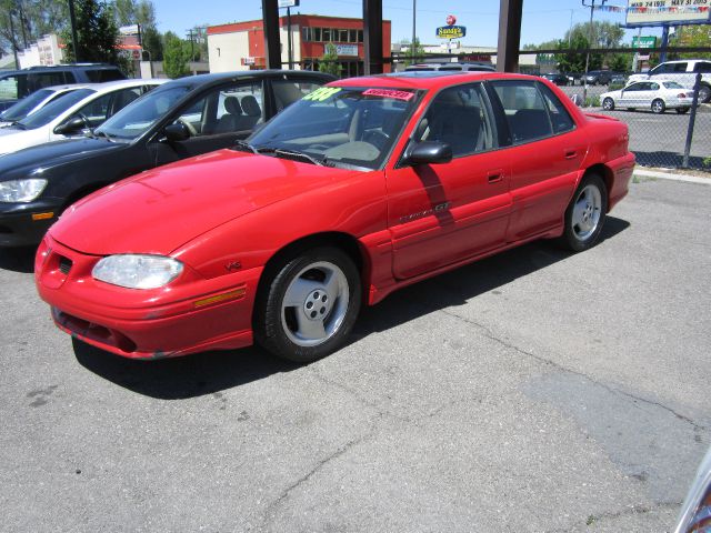 Pontiac Grand Am XUV SLE 4WD Sedan