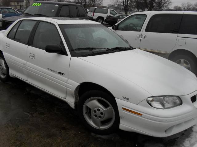 Pontiac Grand Am SE Sedan