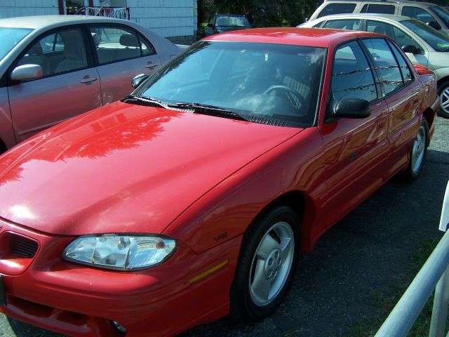 Pontiac Grand Am XUV SLE 4WD Sedan
