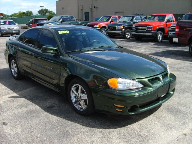 Pontiac Grand Am XUV SLE 4WD Sedan
