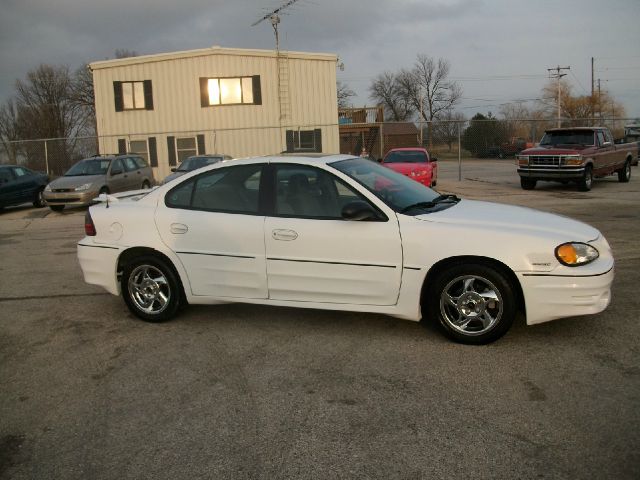 Pontiac Grand Am XUV SLE 4WD Sedan