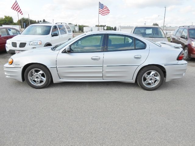 Pontiac Grand Am XUV SLE 4WD Sedan